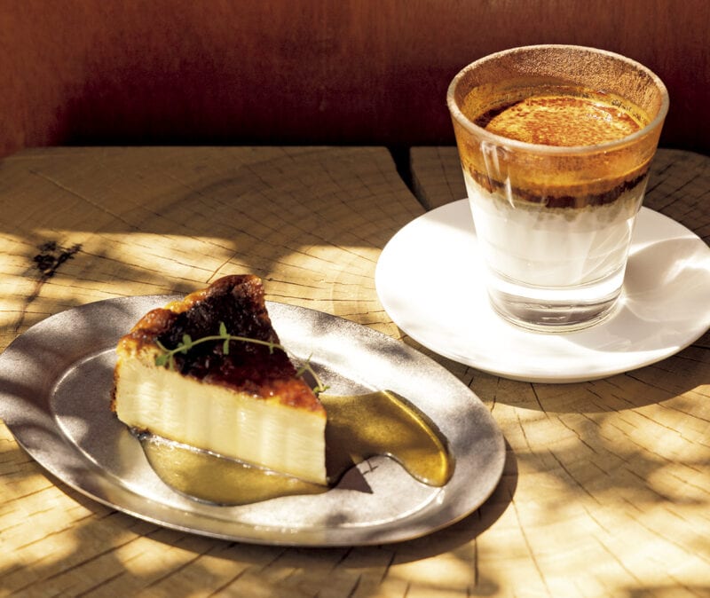 オルディッセ カフェ バスクチーズケーキ