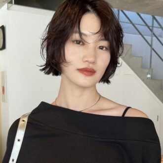 【30代ヘアスタイル／ボブ】ゆるっと崩したラフな質感で魅せる、大人のリラックスボブがNEXTトレンド