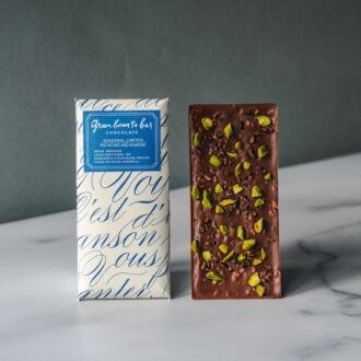 ピスタチオ＆アーモンド　green bean to bar CHOCOLATE