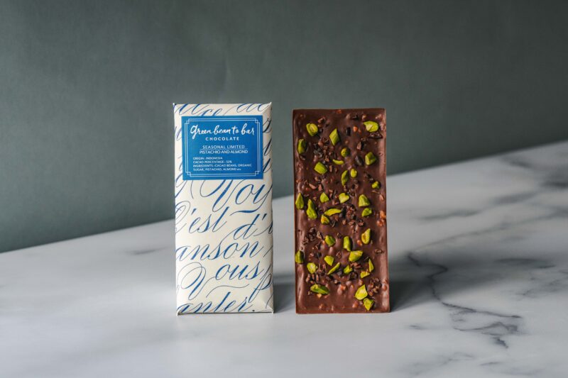 ピスタチオ＆アーモンド　green bean to bar CHOCOLATE