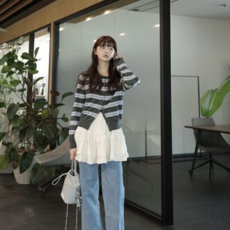 【30代スナップ】カラフルボーダーや白ミニスカをあわせて、MIXスタイルを楽しむ！