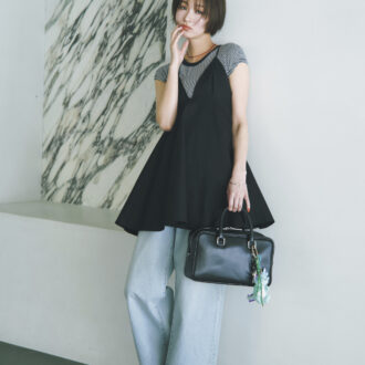 真面目なボストンバッグこそチャームのジャラづけで外す♡