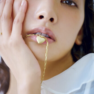 モデル＝織田梨沙