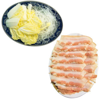 中鍋（3～4名用）1880元。白菜と春雨、豚の三枚肉のほかに野菜と凍り豆腐が基本セットになっている。