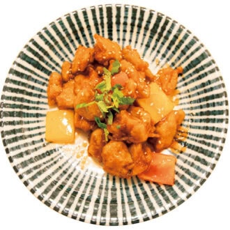 大豆ミートで作った酢鶏風（320元）。何も聞かずに食べたら普通の酢鶏だと思うくらい自然な味。
