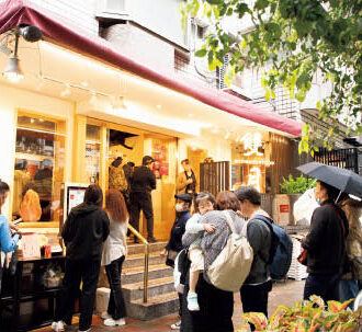 雙月食品社　青島店〈シュァンユェシーピンシャー チンダオディエン〉