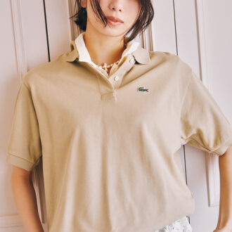 別注ポロ￥18,700（ラコステ for ビームス ボーイ／ビームス 銀座）　中に着たレースポロ￥5,290（ザラ／ザラ カスタマーサービス）　スカート￥41,800（フミエタナカ／ドール）　ネックレス￥26,400（プラウ）