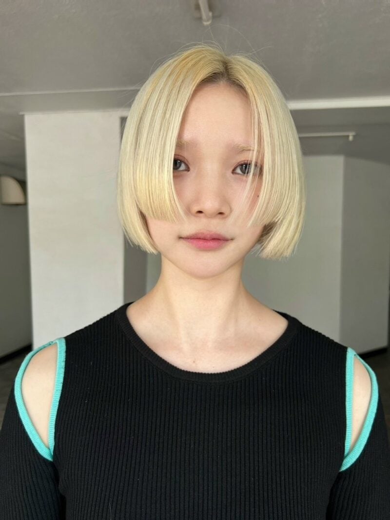 30代ヘアスタイル、ボブ（正面）、STRAMA