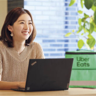 お仕事中の市川瑛子さん