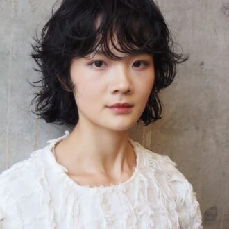 【30代向け！】重軽バランスが絶妙！大人の「セミウェットショートウルフ」であか抜け