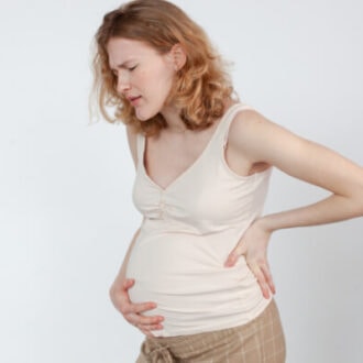 妊娠中の便秘がツラい……。便秘薬って飲んでいいの？ 食生活も知りたい【医師監修】