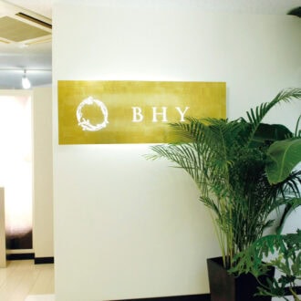『BHY』