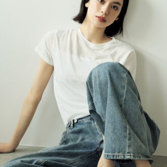 【白Tシャツコーデ】インパクト小物を１点プラスするだけでコーデが見違える！