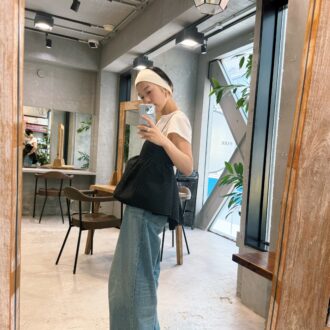 【30代スナップ】デニム＋Tシャツの定番コーデはビスチェを足してドレッシーに♪ 