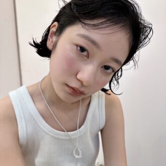 30代ヘアスタイル、外ハネウェットボブ、nanuk