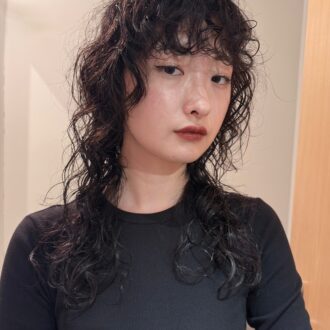 30代ヘアスタイル、スパイラルロング、nanuk