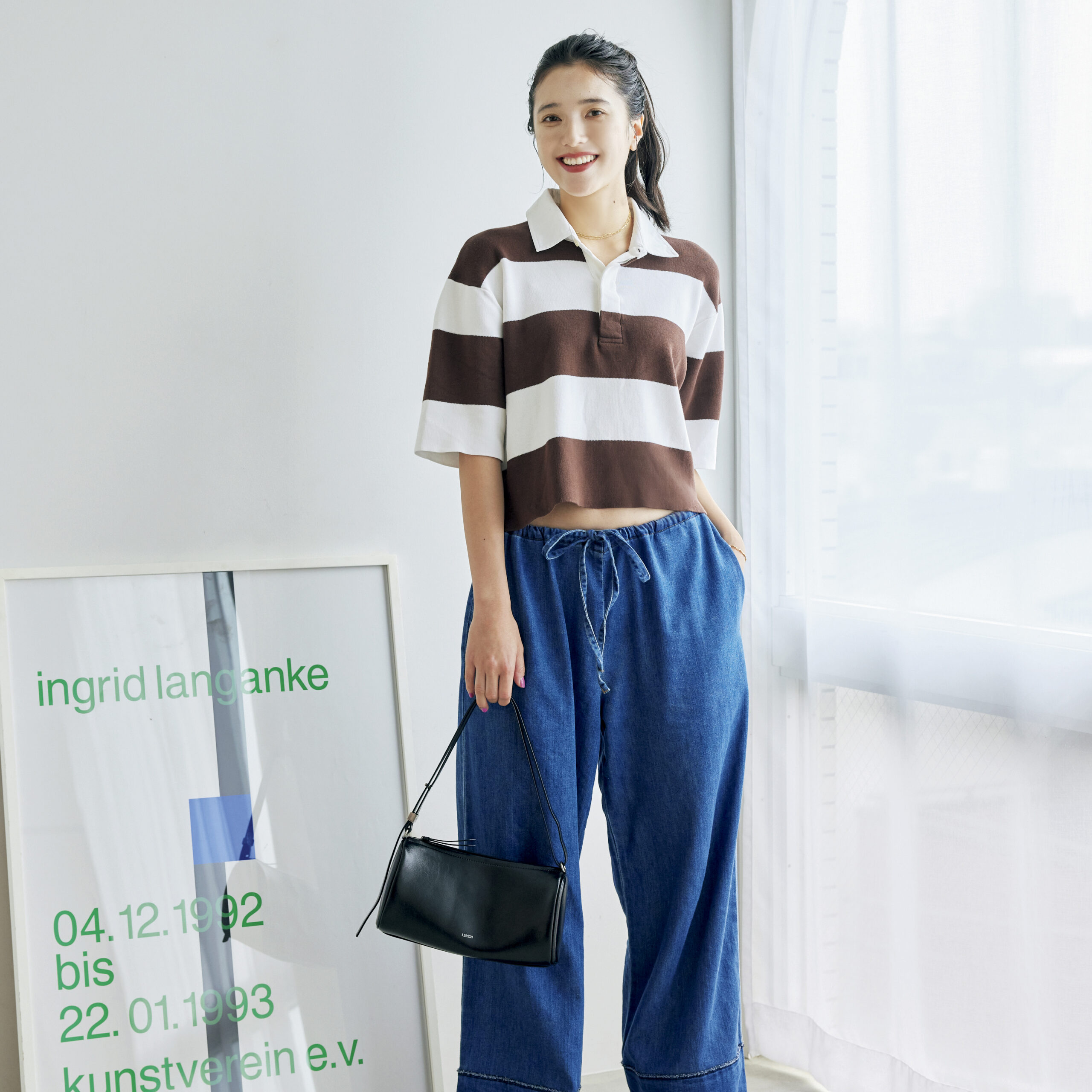 画像一覧）【横田美憧】の私服公開！トレンドの「ラガーシャツ」はお腹