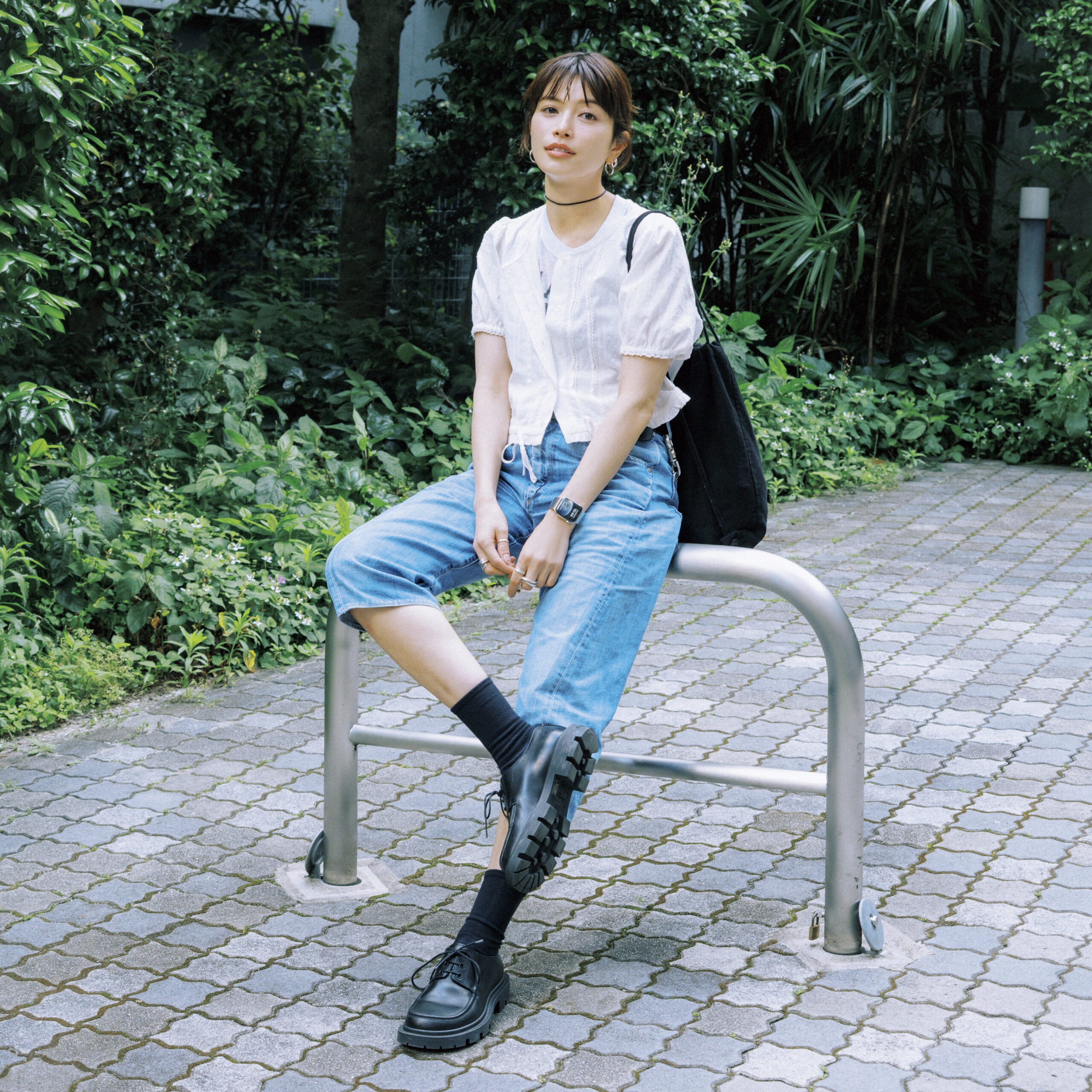 垣内彩未】甘すぎない「大人ガーリー」の正解はコレ！デニムで引き立つ 