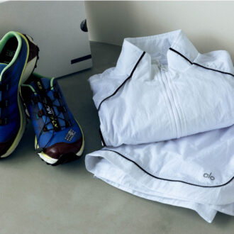 MM6 Maison Margiela X Salomonのスニーカー、aloのセットアップ