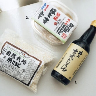 1_井上古式じょうゆ 360mL ¥734（井上醤油店）　2_卑弥呼醤院 はと麦みそ 400g ¥760、3_同 自然栽培 米こうじ 500g ¥1,250 （ともに内田物産）