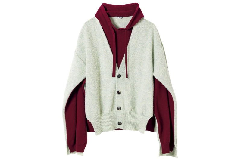 セーター￥446,600（ロエベ／ロエベ ジャパン クライアントサービス）