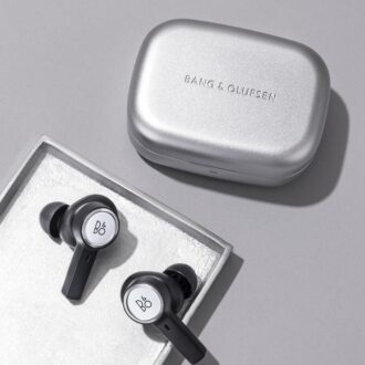 【Bang & Olufsen】編集長がリアルバイ！移動中のQOLが上がる、目から鱗の新感覚イヤホン