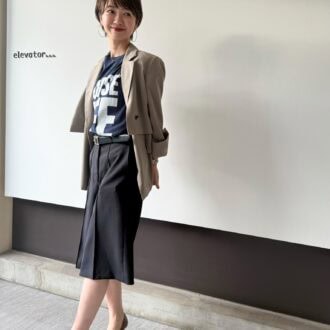 【30代スナップ】「Mila Owen」のハーフパンツが主役！ Tシャツ＆ジャケットを合わせて大人カジュアルの完成