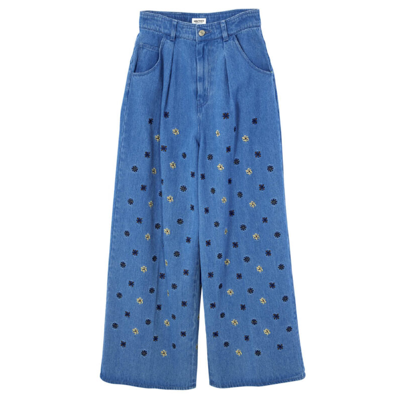 デニムパンツ￥33,000（マカフィー／トゥモローランド）