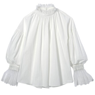 ブラウス￥35,200（ウィム ガゼット／ウィム ガゼット ルミネ新宿店）