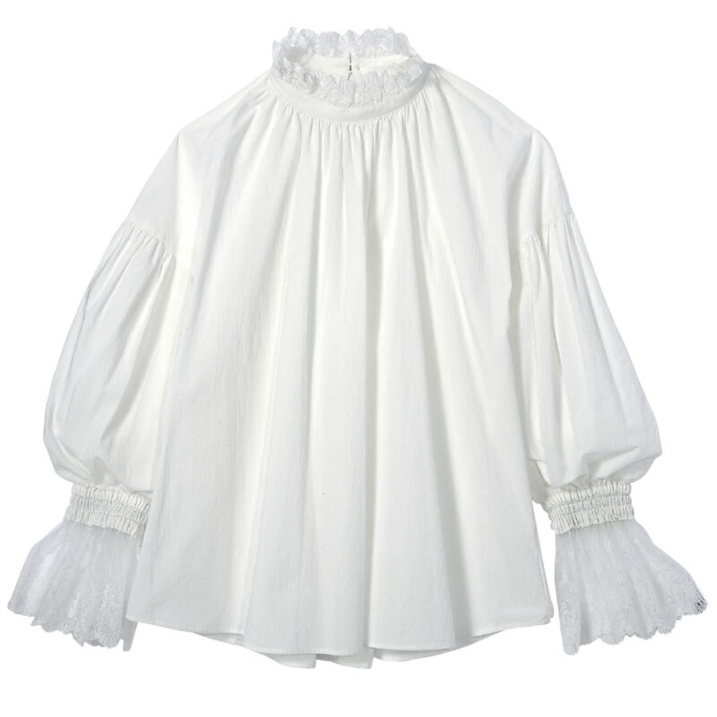 ブラウス￥35,200（ウィム ガゼット／ウィム ガゼット ルミネ新宿店）