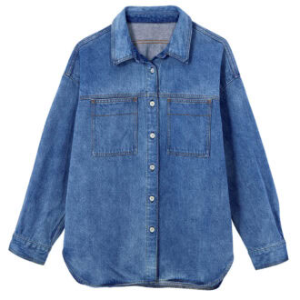 デニムシャツ￥18,700（サロン アダム エ ロペ／ジュンカスタマーセンター）