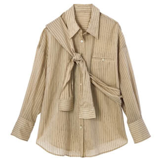 レイヤードシャツ￥12,540（クレドナ）