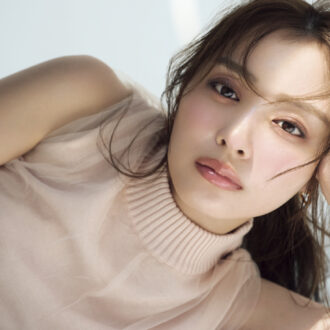 ピンクの目元とチーク で、可愛らしさを引き出して♡　モデル＝内田理央