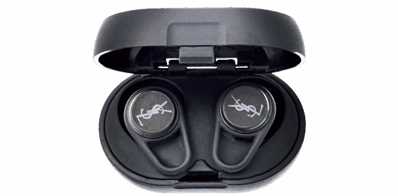 イヤープラグ¥14,630(サンローラン バイ アンソニー・ヴァカレロ/サンローラン クライアントサービス)