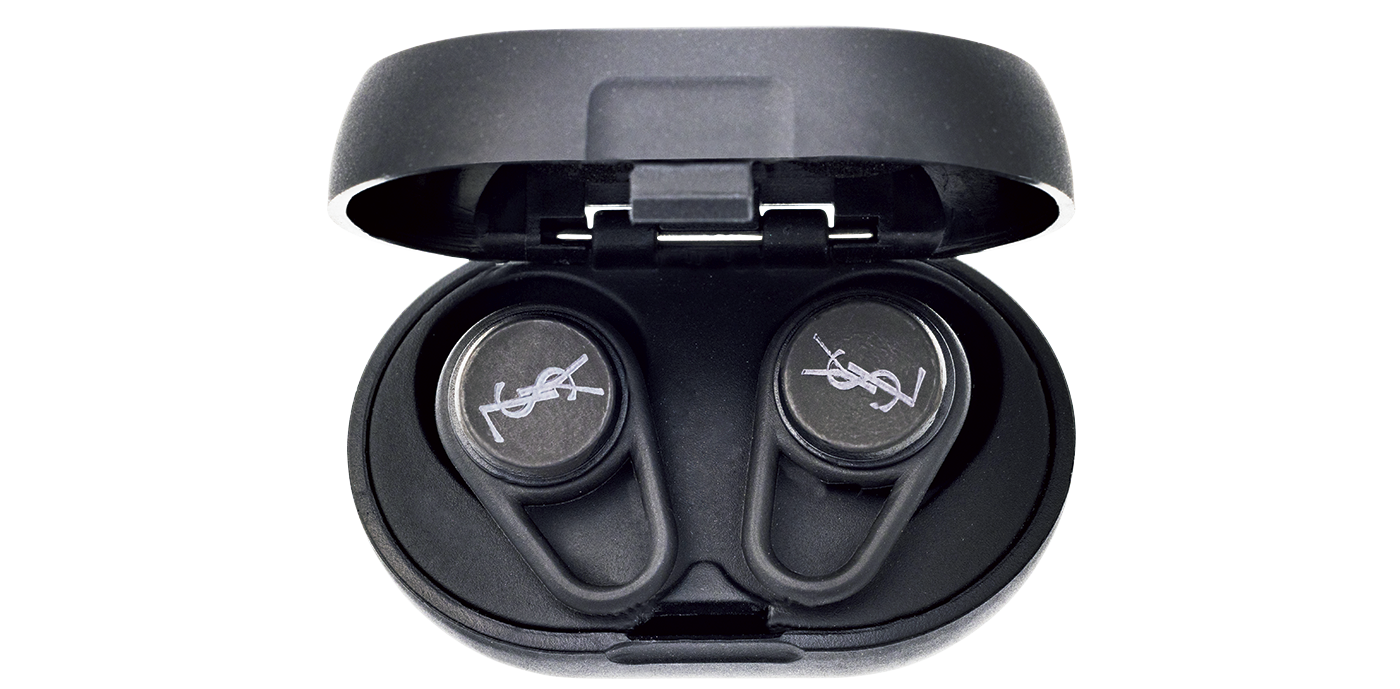 イヤープラグ￥14,630（サンローラン バイ アンソニー・ヴァカレロ／サンローラン クライアントサービス）