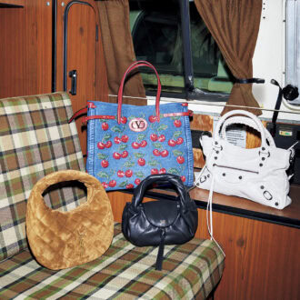 【バレンシアガ、ヴァレンティノ、フェンディ、サンローラン】主役級のきらめき！4ブランドの推しバッグ