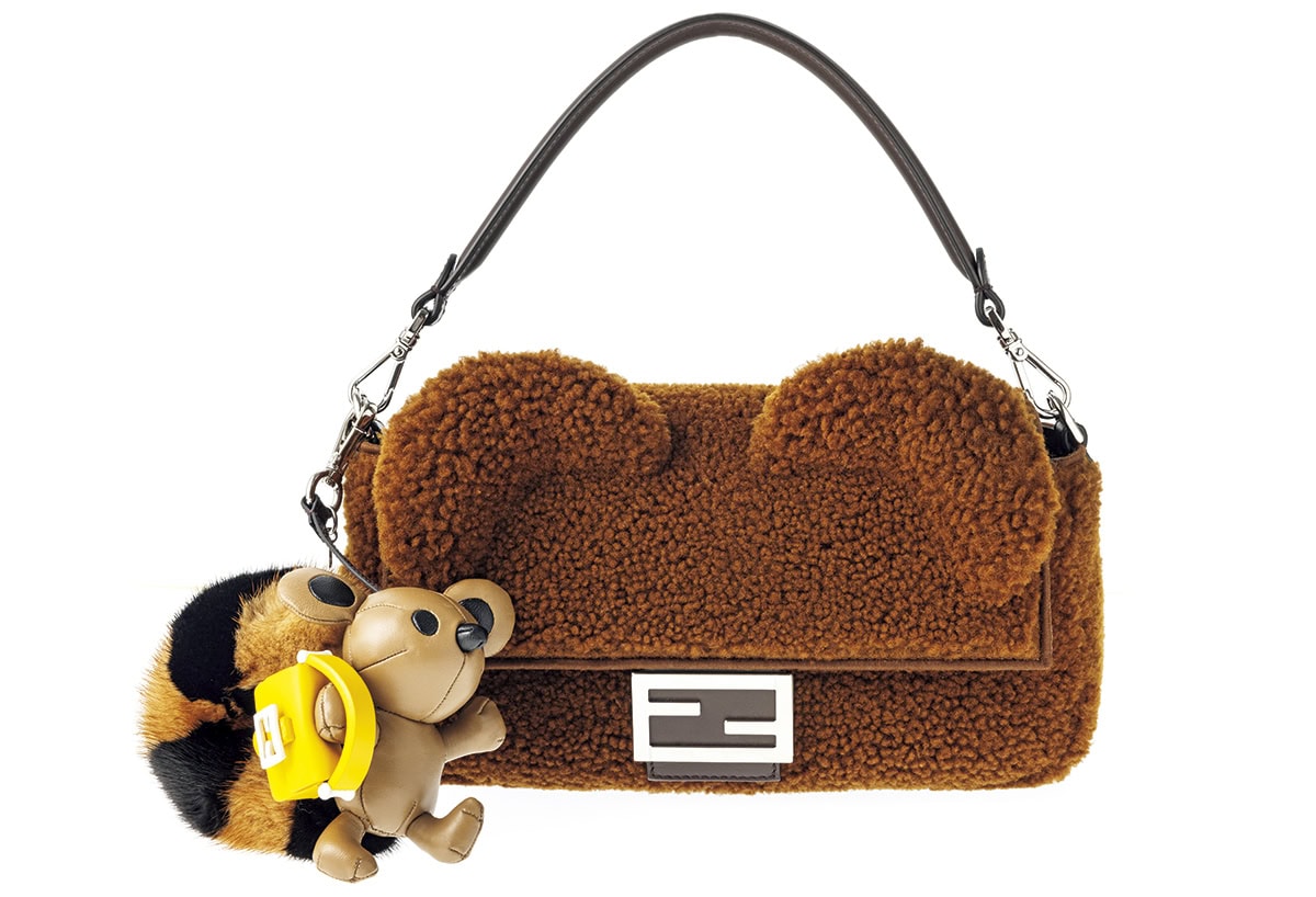 バッグ『バゲット』[H15×W27×D6.5]￥578,600※10月上旬発売予定、フェレットのチャーム￥179,300※9月上旬発売予定、ともにメンズ製品・予定価格（ともにフェンディ／フェンディ ジャパン）