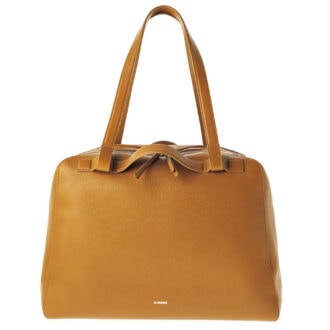 バッグ『ネルソン ミディアム』[H28×W39×D20]￥539,000（ジル サンダー／ジルサンダージャパン）