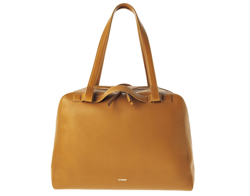 バッグ『ネルソン ミディアム』[H28×W39×D20]￥539,000（ジル サンダー／ジルサンダージャパン）