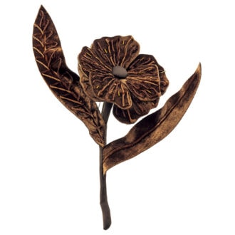 ブローチ￥118,800（マルニ／マルニ ジャパン クライアントサービス）