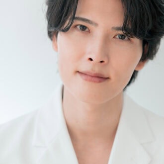 【ビタミンC】毛穴・乾燥・くすみ…大人肌の悩みを全解決！｜30代から始める！現役化粧品研究員が解説するエイジングケア成分図鑑