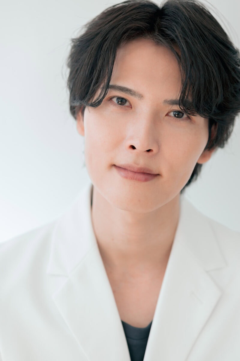 堀江俊貴さん（現役化粧品研究員としくん）