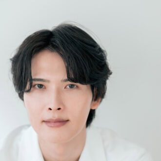 堀江俊貴さん（現役化粧品研究員としくん）