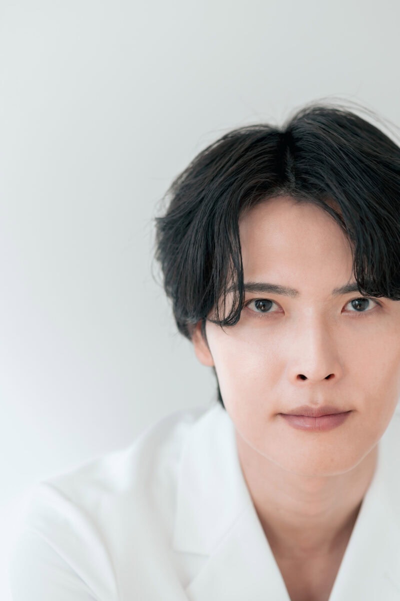 堀江俊貴さん（現役化粧品研究員としくん）