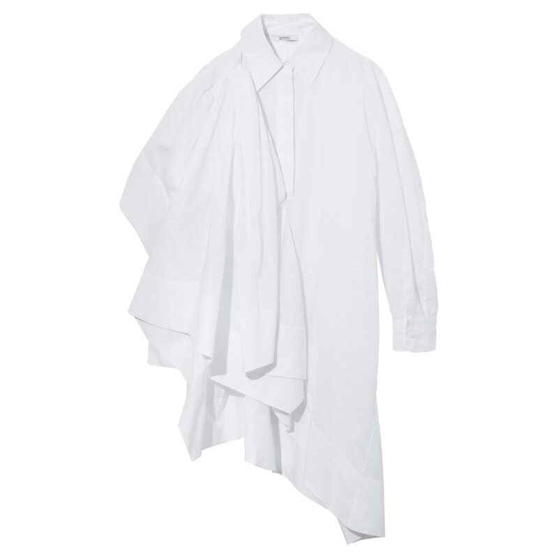 ドレスシャツ￥660,000（ジバンシィ by サラ・バートン／ジバンシィ ジャパン）