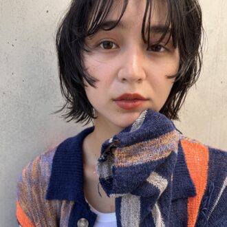 【30代に人気！】黒髪×ルーズな動きがカギ！大人の洒落見えを叶える「カジュアルモードボブ」