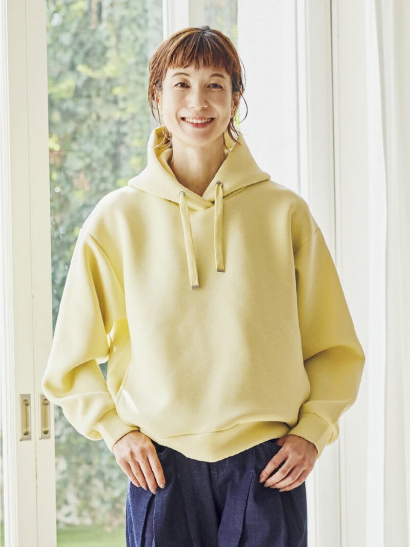 パーカ¥1,969、デニム¥2,420（ともにシーズン リーズン バイ リン アンド レッド／しまむら）