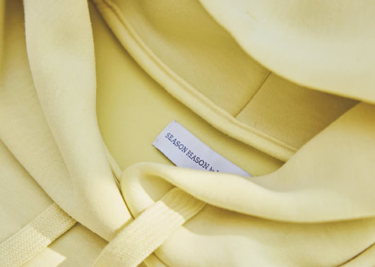 裏地はさらっとしたシルクのようなスムース生地。