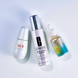 30代のくすみ対策｜透明感が爆上がりする「美白美容液」の失敗しない選び方。美容医療との賢い併用術