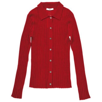 縦のリブは華奢見え効果にも優れる。カーディガン¥19,800(シップス/シップス インフォメーションセンター)